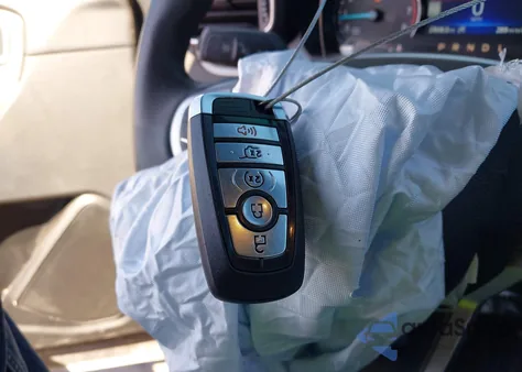 2024 Ford Explorer Xlt z USA, uszkodzony, nr VIN 1FMSK7DH4RGA62674